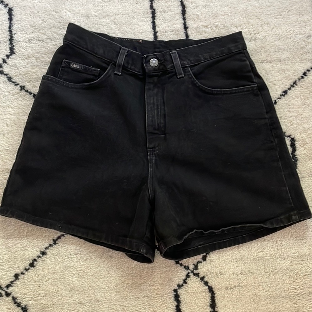 black lee jean shorts